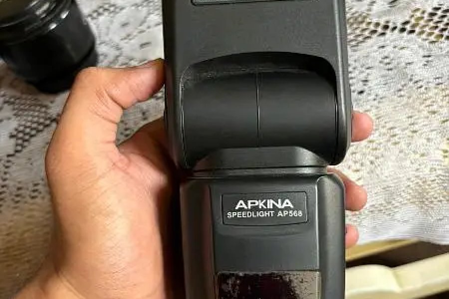 Canon 200d like new with box