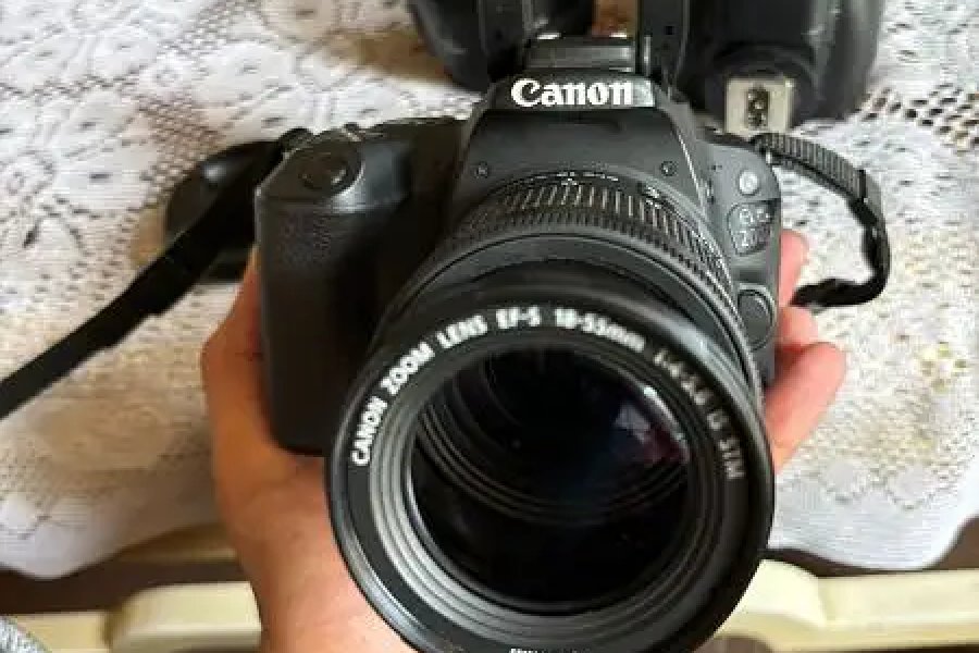 Canon 200d like new with box