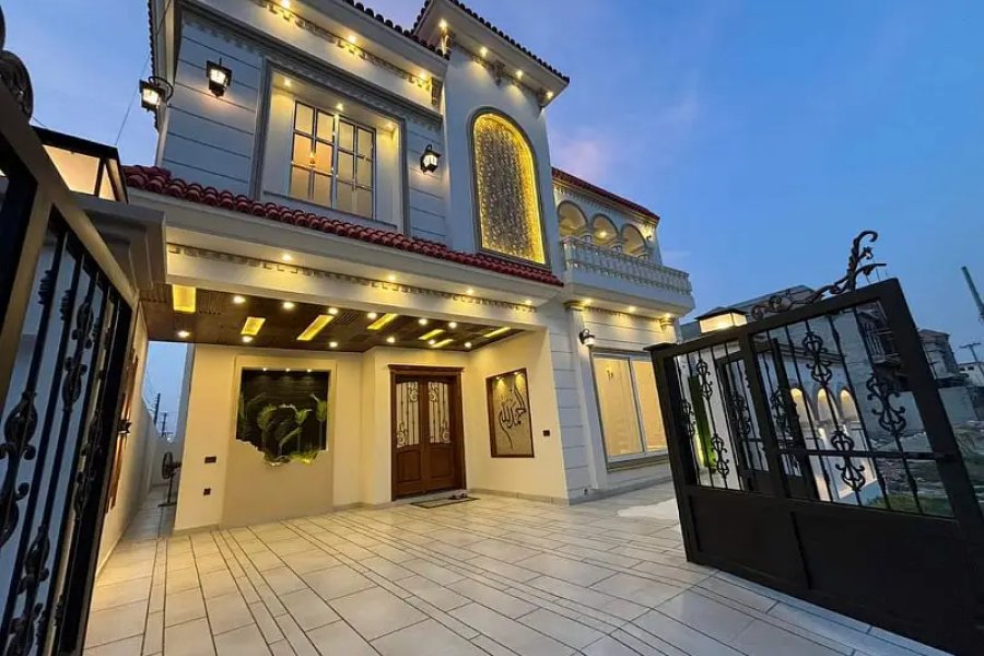 9 Mrla Spanish Design Elegant Corner House For Sale In Buch Villas