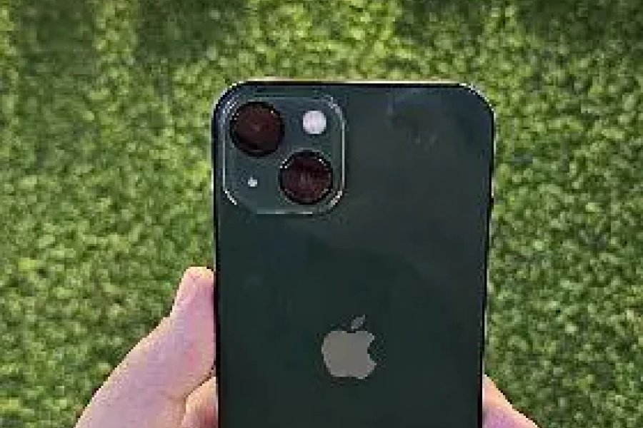 Iphone 12 , 13 water pack Brand new 10/10 Non PTA 2 month sim work