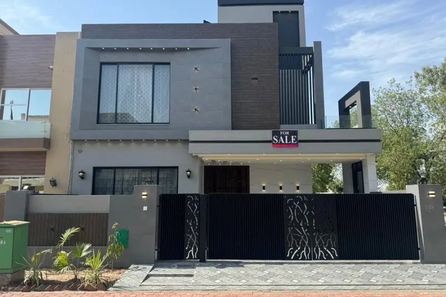 10 Marla Brand New House Available For Sale In Bahria Town Lahore