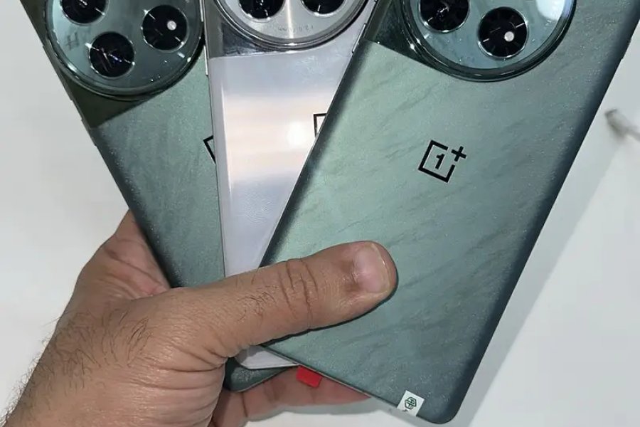 One plus 12 16/512Brand new condition non pta-0