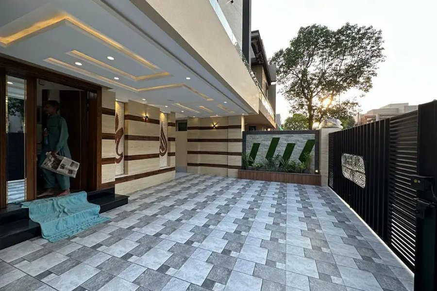 10 Marla Brand New House For Sale In Bahira Town Lahore