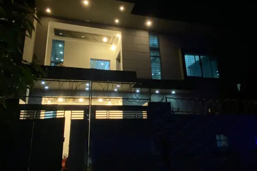 CDA Extra Land Corner House