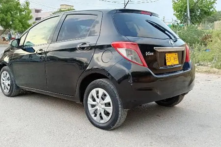 Toyota Vitz 2014