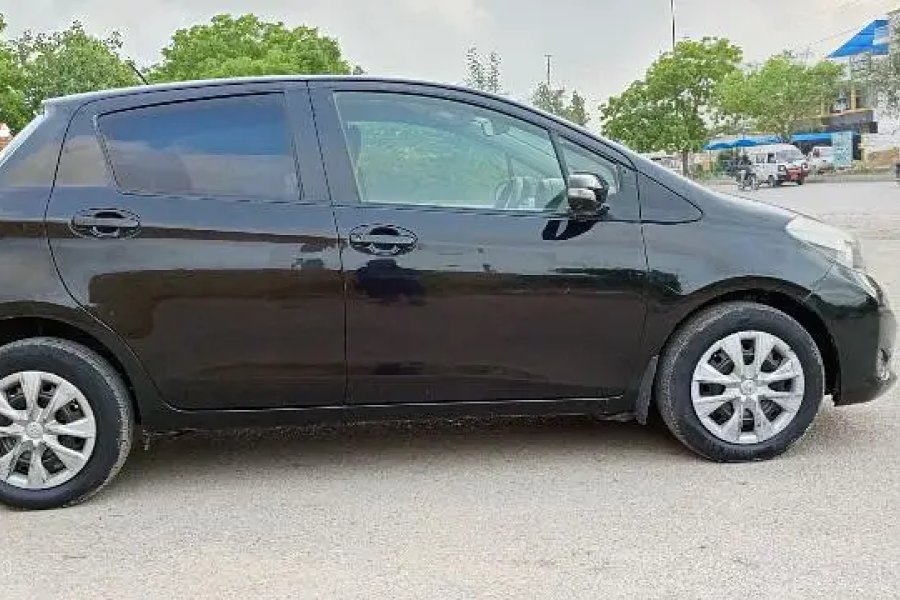 Toyota Vitz 2014