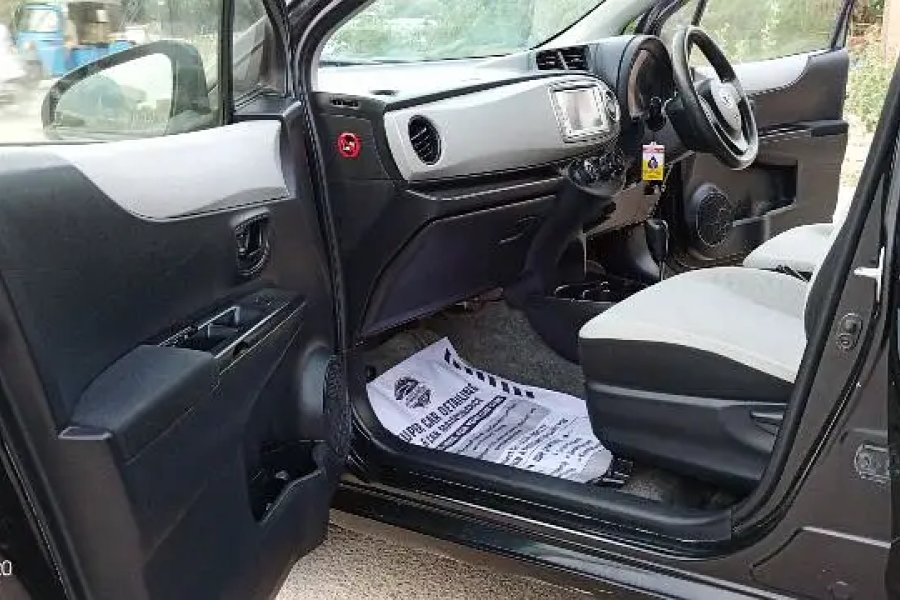 Toyota Vitz 2014