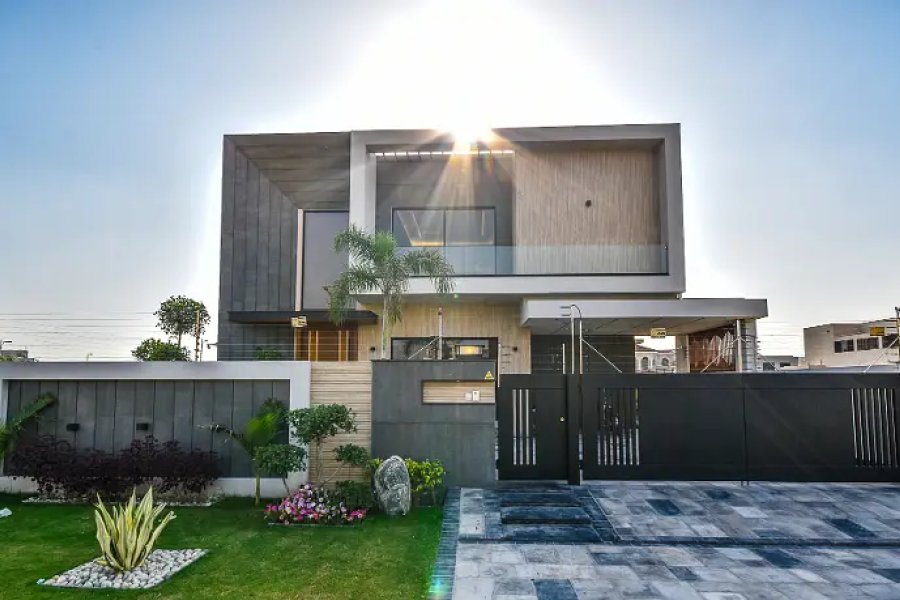 TASK EST OFFER 1 Kanal Designer House very Neat Clean HOT Location Very Reasonable Price In Phase 1 DHA