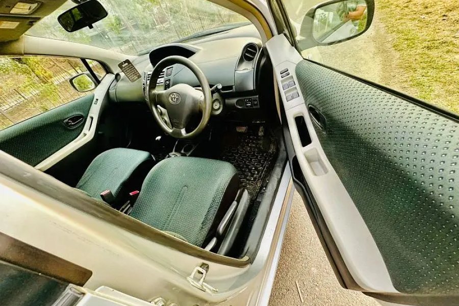 Toyota Vitz 2007 Model 2012 Import B2B Geniune Car