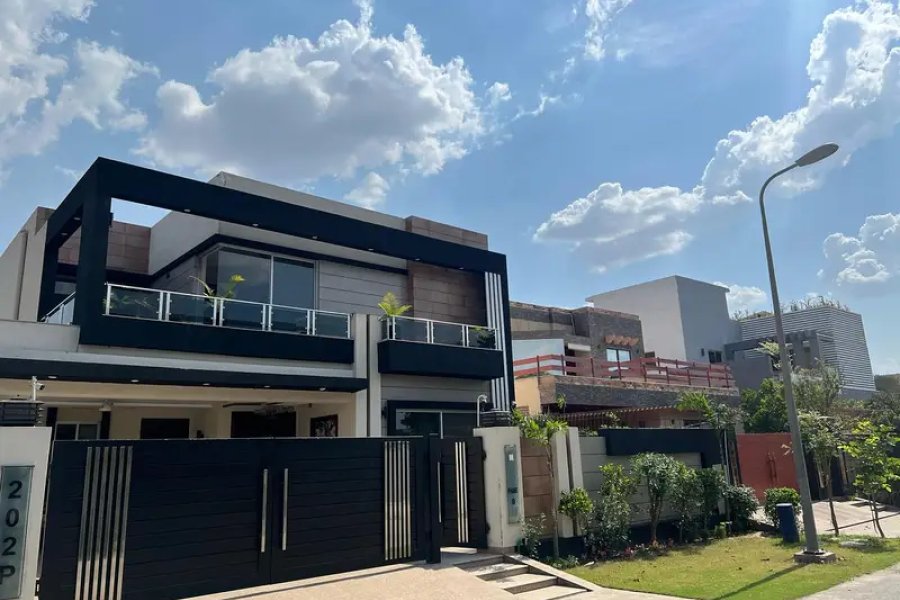 Air Avenue DHA Phase 8-Brand New Owner Built House - Peaceful Location