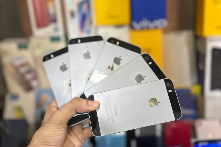 IPhone SE 2016 16, 32, 64gb Fresh imported peices Available in very re