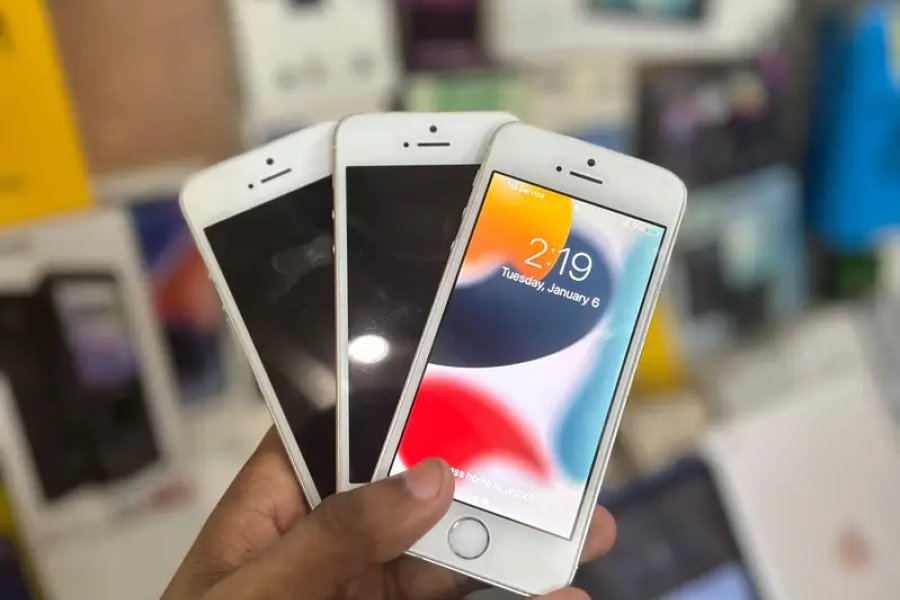 IPhone SE 2016 16, 32, 64gb Fresh imported peices Available in very re