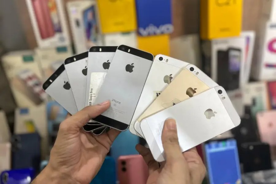 IPhone SE 2016 16, 32, 64gb Fresh imported peices Available in very re