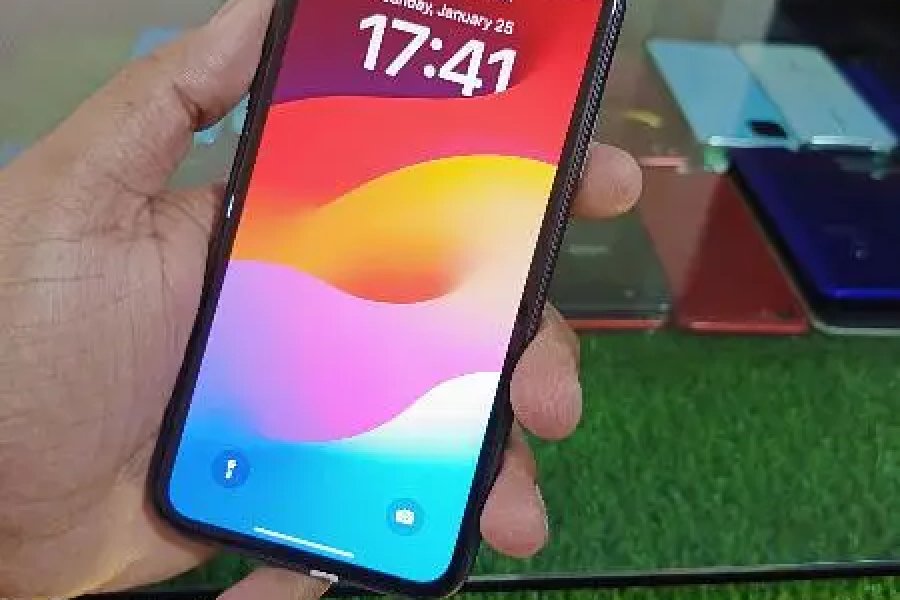 iphone XR 64Gb JV 87 Health NoN Active (water pack) 10/10
