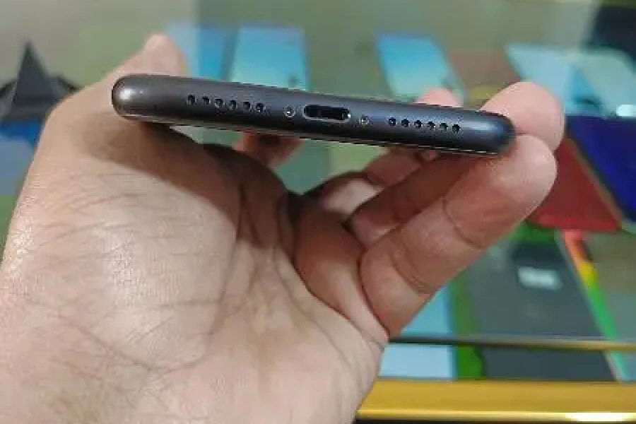 iphone XR 64Gb JV 87 Health NoN Active (water pack) 10/10
