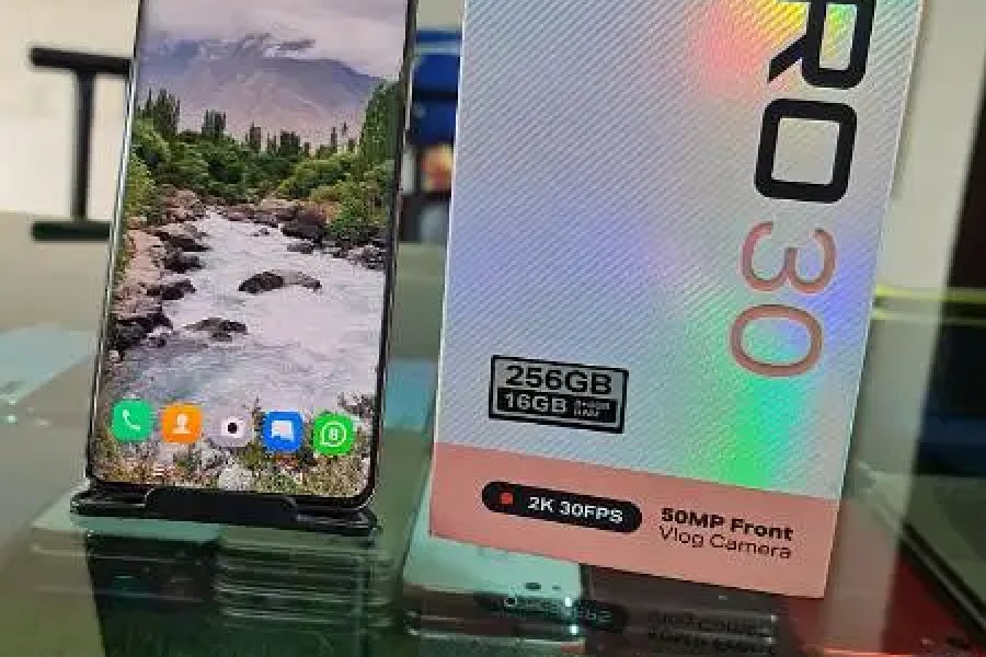 Infinix zero 30 8/256Gb ( pin Dot see pics ) 5000 mah 108Mp 10/10