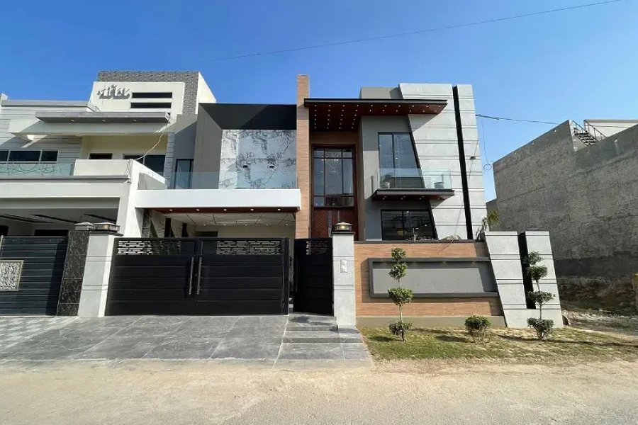 10 Marla Brand New Luxury House For Sale
