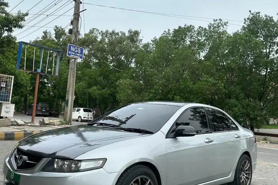 Honda Accord 2004 model/2008 register