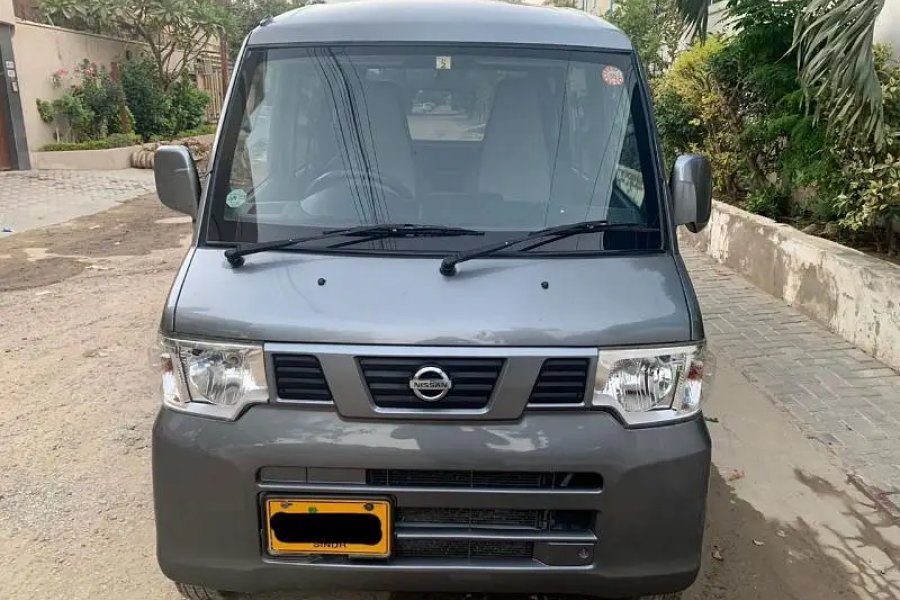Nissan Clipper 2013