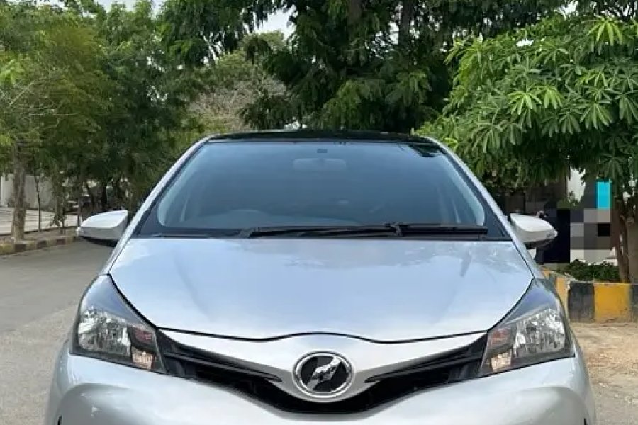 Toyota Vitz 2016