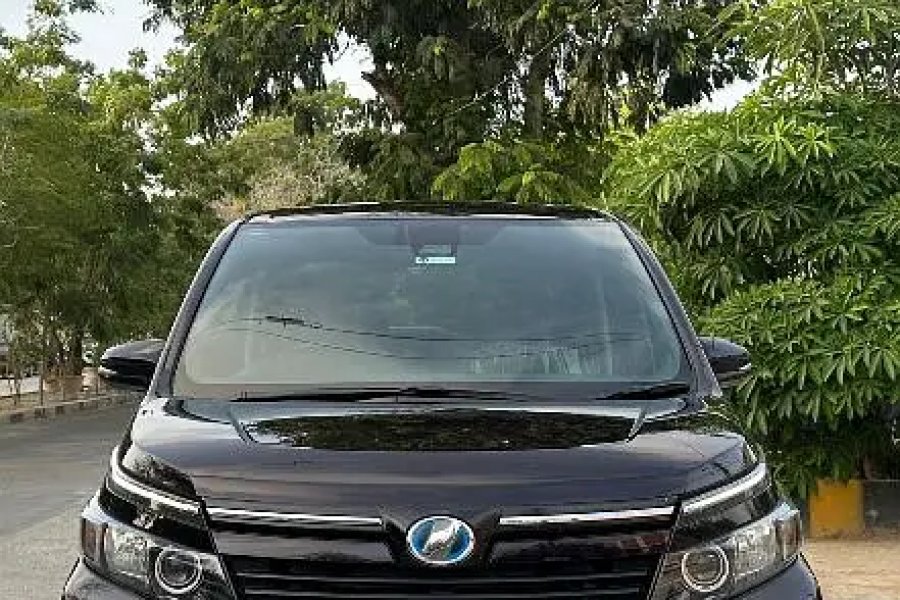 TOYOTA VOXY ZS WXB BODY KITTED 1.8 1800cc Registered 2022