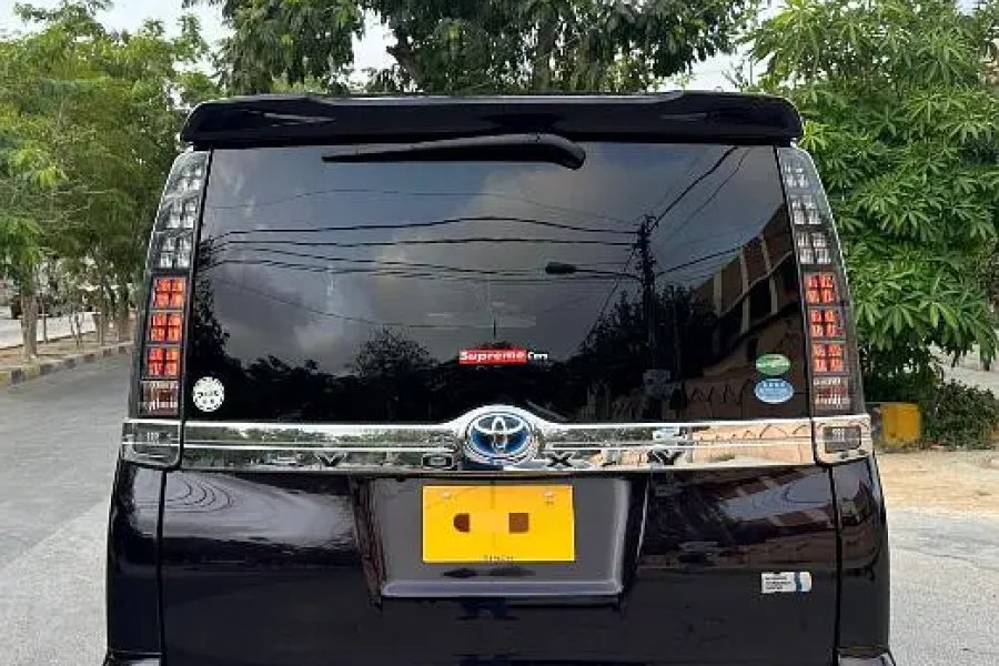 TOYOTA VOXY ZS WXB BODY KITTED 1.8 1800cc Registered 2022