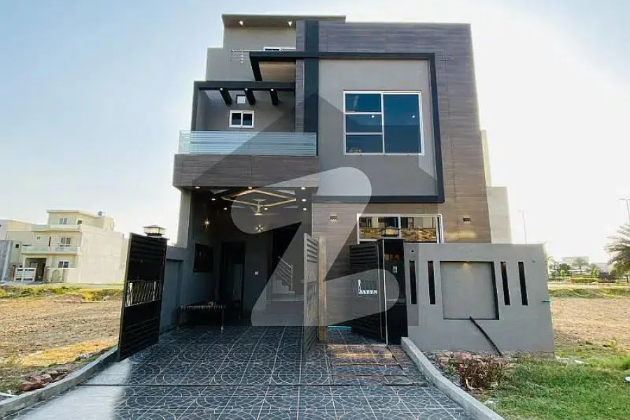 New Luxury House 5 Marla In FF Block Prime Location Available For Sale In Citi Housing Society