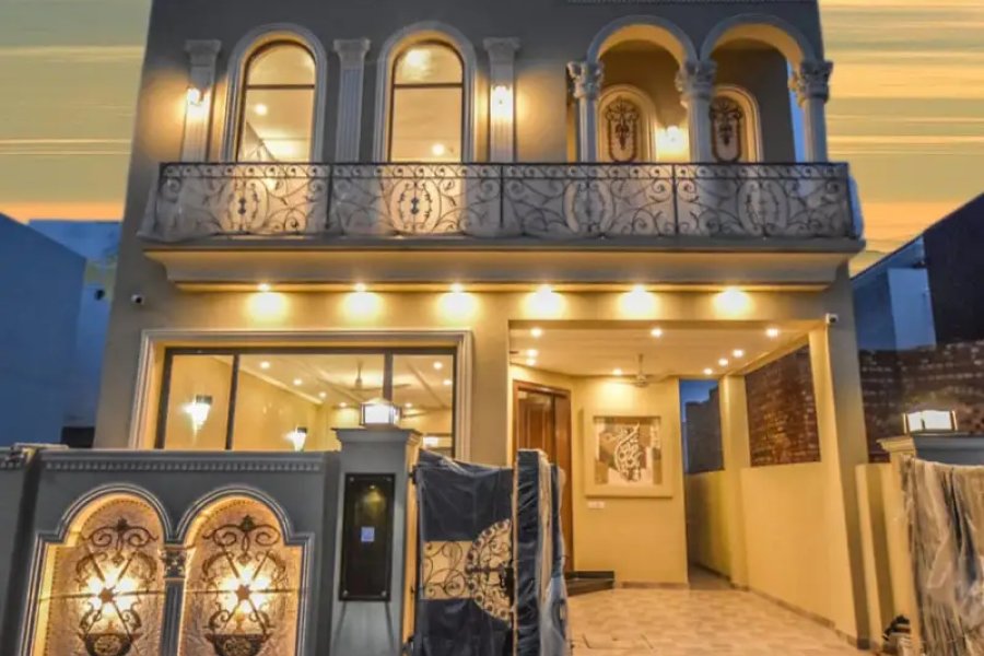 Extraordinary Design 3 Beds Brand New 5 Marla House for Sale in DHA 9 Town