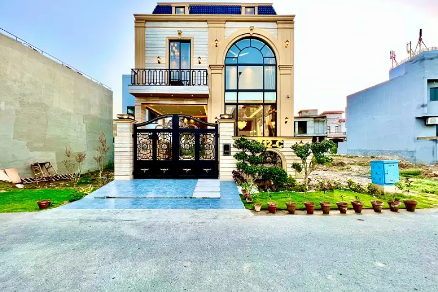 Close to Park Back of 120 Ft Road Semi Furnished 5 Marla Luxury House For Sale