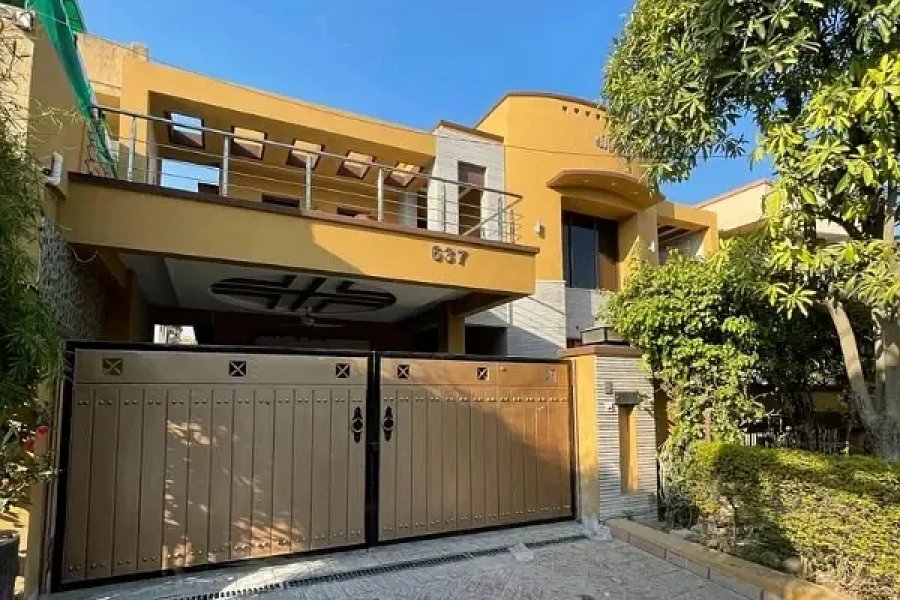 Affordable House Of 1 Kanal Is Available For sale