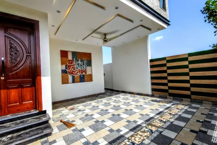 10 Marla Designer House Park Facing For sale Royal Orchard Multan