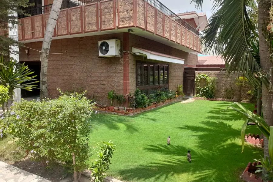 BRAND NEW HOUSE 120 yards / 240 yards / 400 yards / 600 yards Gulshan VIP block 5 and 6
