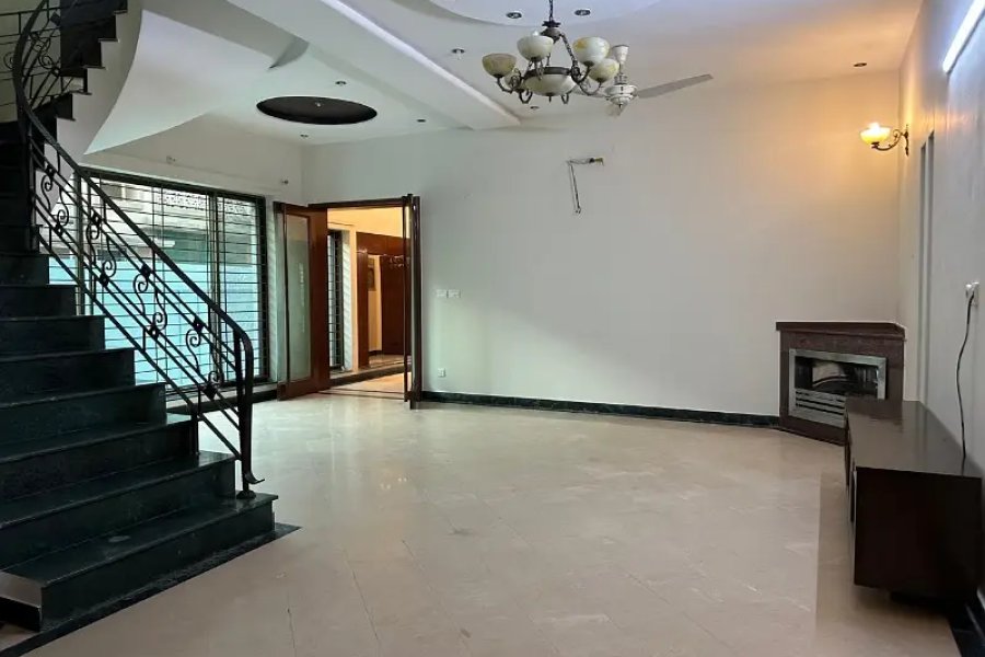 House For Sale In Model Town