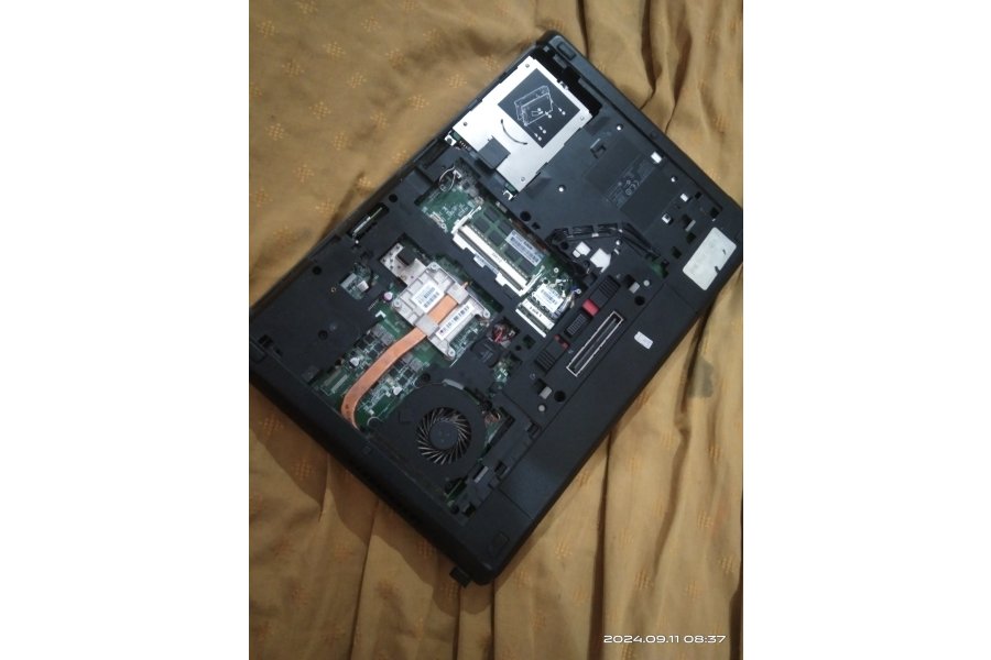 One hand used laptop for sale