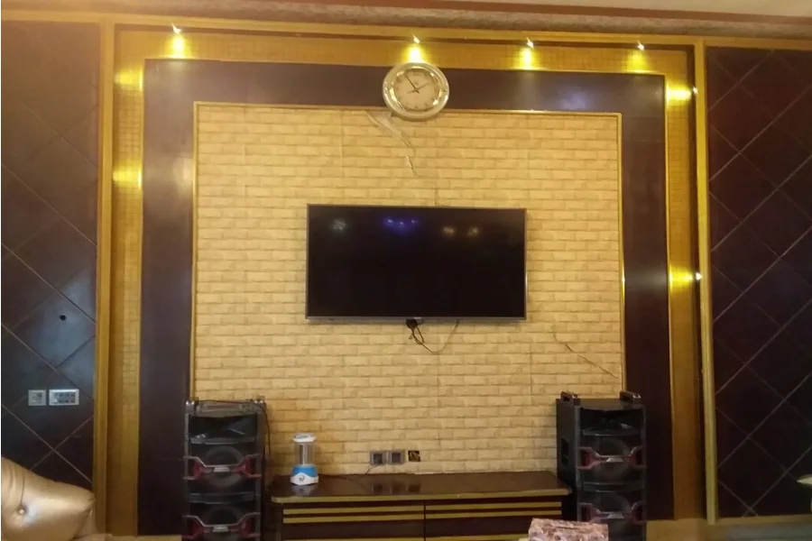 آرکیٹیکٹ ڈیزائن 400 مربع گز بنگلہ فروخت کے لیے دستیاب ہے۔