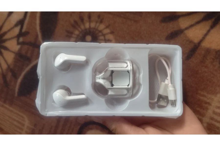 QMobile+airbuds