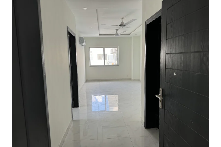 **Luxury 3-Bed Apartment with Premium Amenities for Sale Zameen Opal