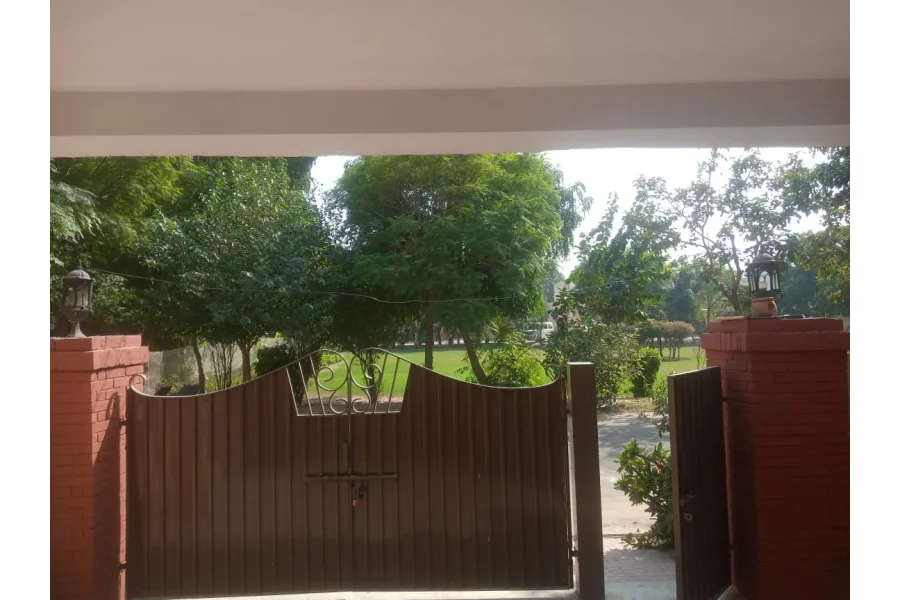 13 Marla Independent Corner House for Rent in Gated Community