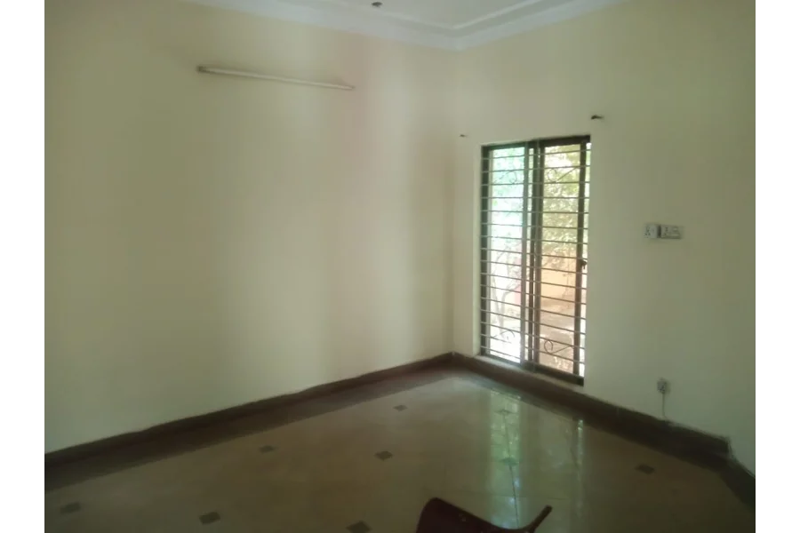 13 Marla Independent Corner House for Rent in Gated Community
