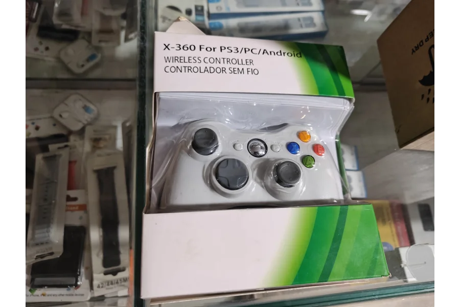 Xbox 360 Special Edition White Wireless Controller With Dongle