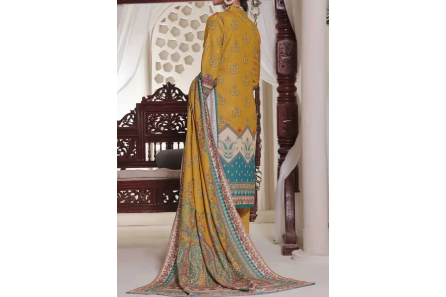 تھری پیس ڈیجیٹل پرنٹ شدہ بغیر سلے ہوئے کرنڈی سرمائی لباس