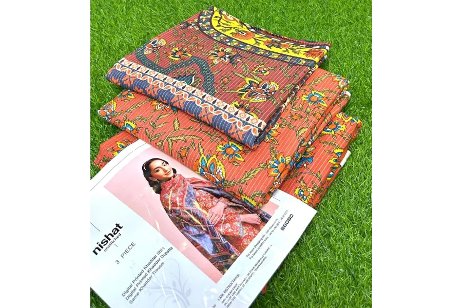 اصلی نشاط برانڈ بغیر سلے ہوئے 3 پیس سوٹ کلیکشن کھدر بنا