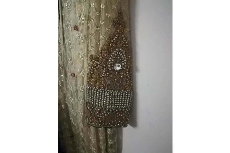 پارٹی کا لباس