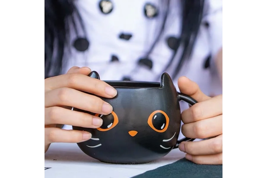 کدو کا ڈھکا ہوا چمچ جوڑے کا گفٹ مگ