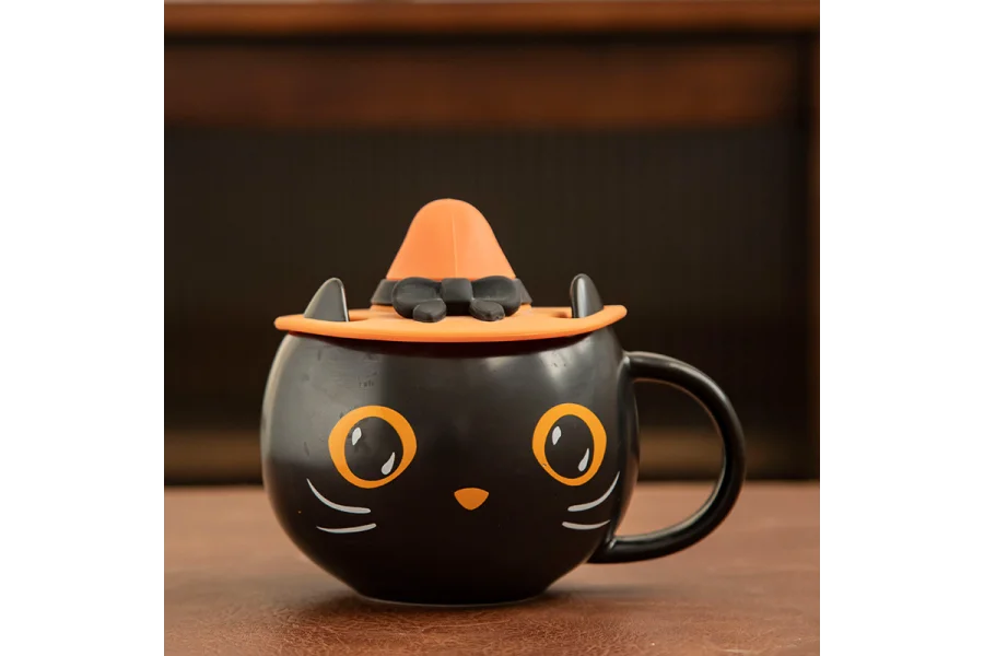 کدو کا ڈھکا ہوا چمچ جوڑے کا گفٹ مگ