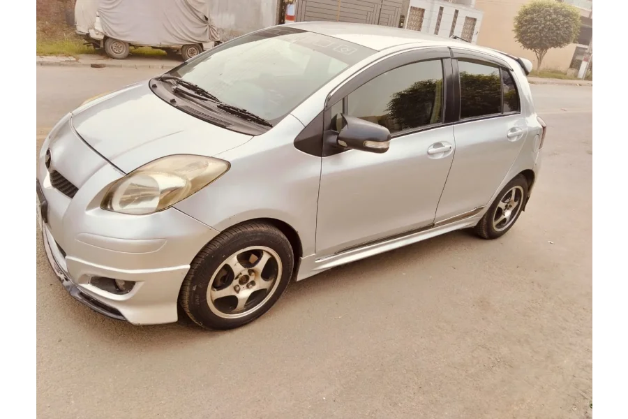 Toyota vitz 2010/13/14