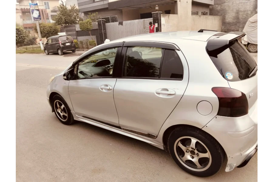 Toyota vitz 2010/13/14