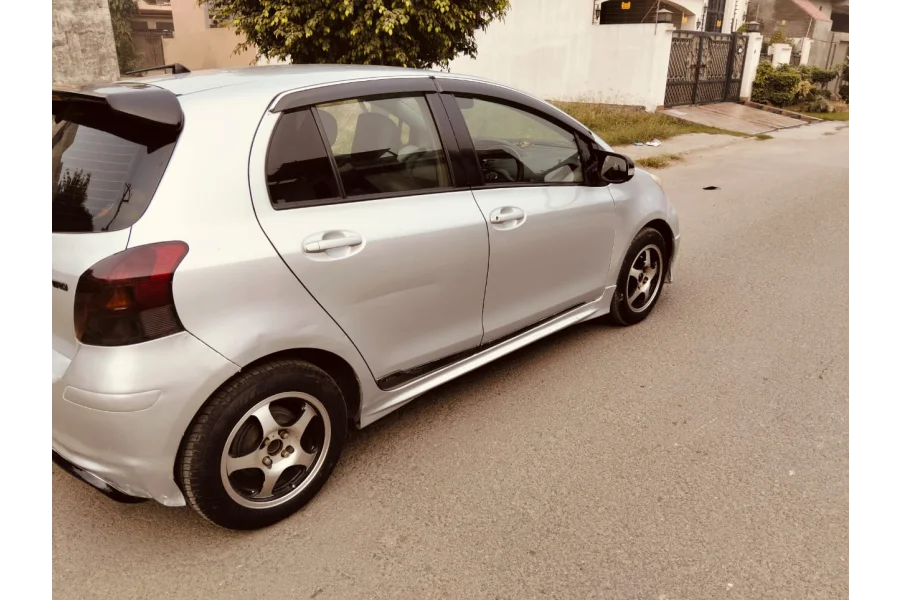 Toyota vitz 2010/13/14