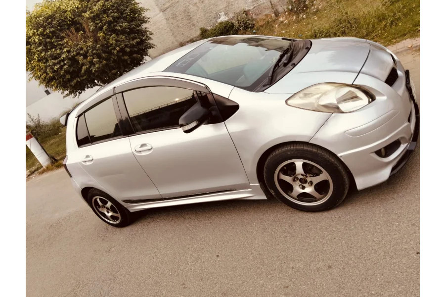 Toyota vitz 2010/13/14