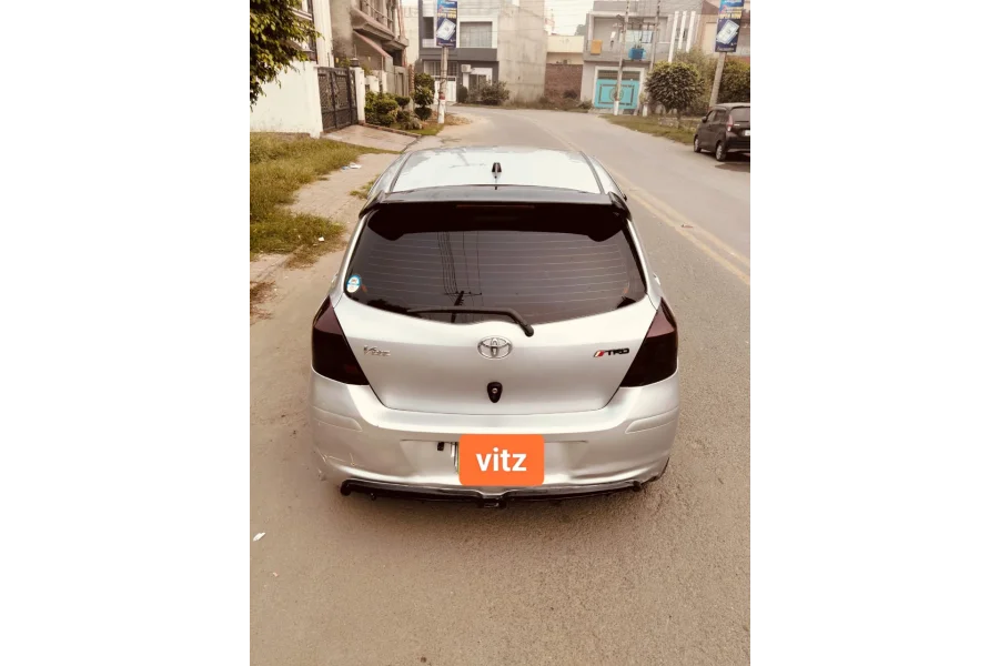 Toyota vitz 2010/13/14